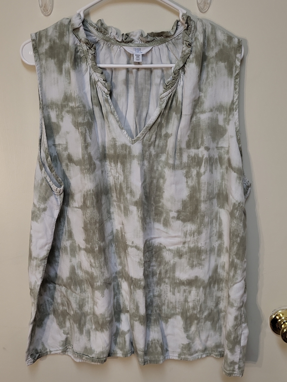 Time and Tru Olive and White Tie-Dye Ruffle V-Neck Sleeveless Top
